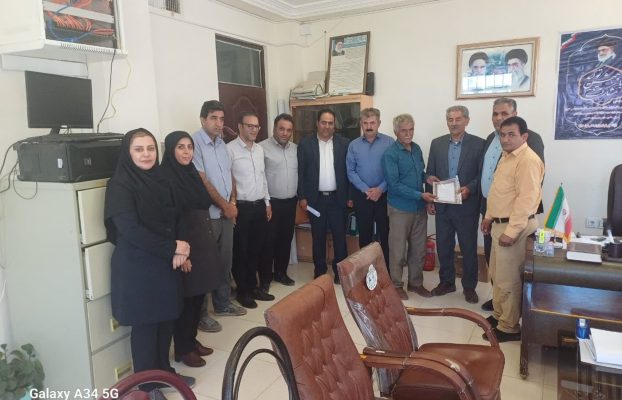 تقدیر از کارکنان بازنسشته شهرداری آسمان آباد
